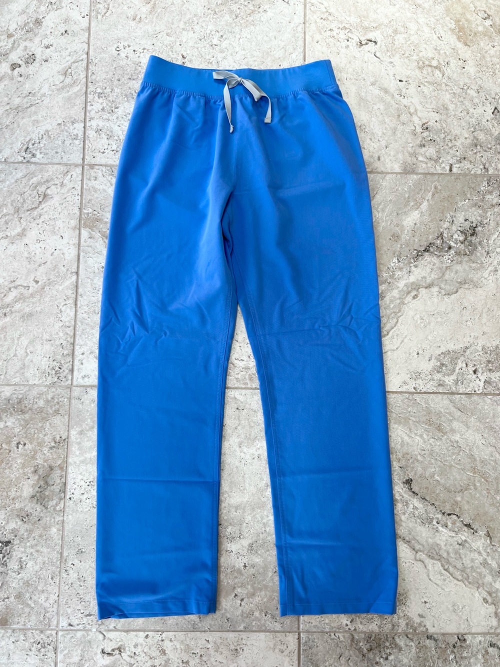 FIGS Women's Straight Leg Scrub Pants in Blue with Gray Drawstring